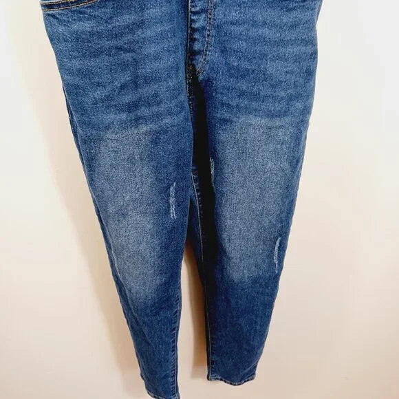 SHEIN, Denim Overalls, Size Medium, Slightly Distressed, Crop - Ankle - Picture 10 of 15